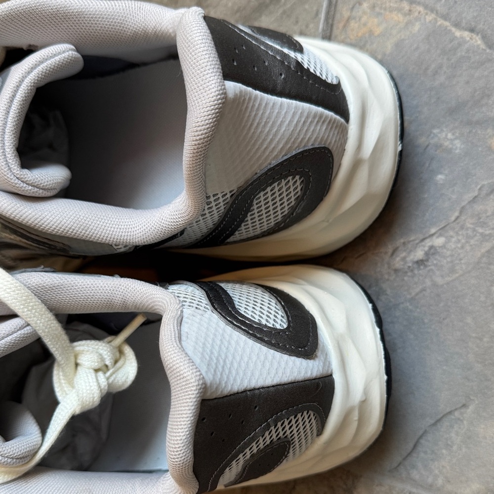 New balance fresh Gray and White Mesh Running Sneakers - Picture 8 of 10